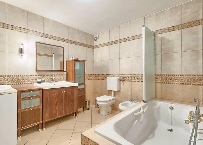 Carmen Βίλα Štinjan